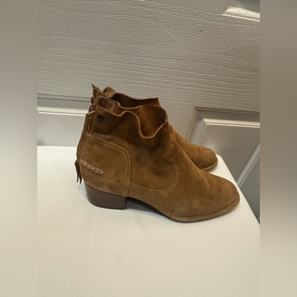 UGG Suede Ankle Boots Tan Brown Western Style Block Heel Zip Back Women’s Sz 10